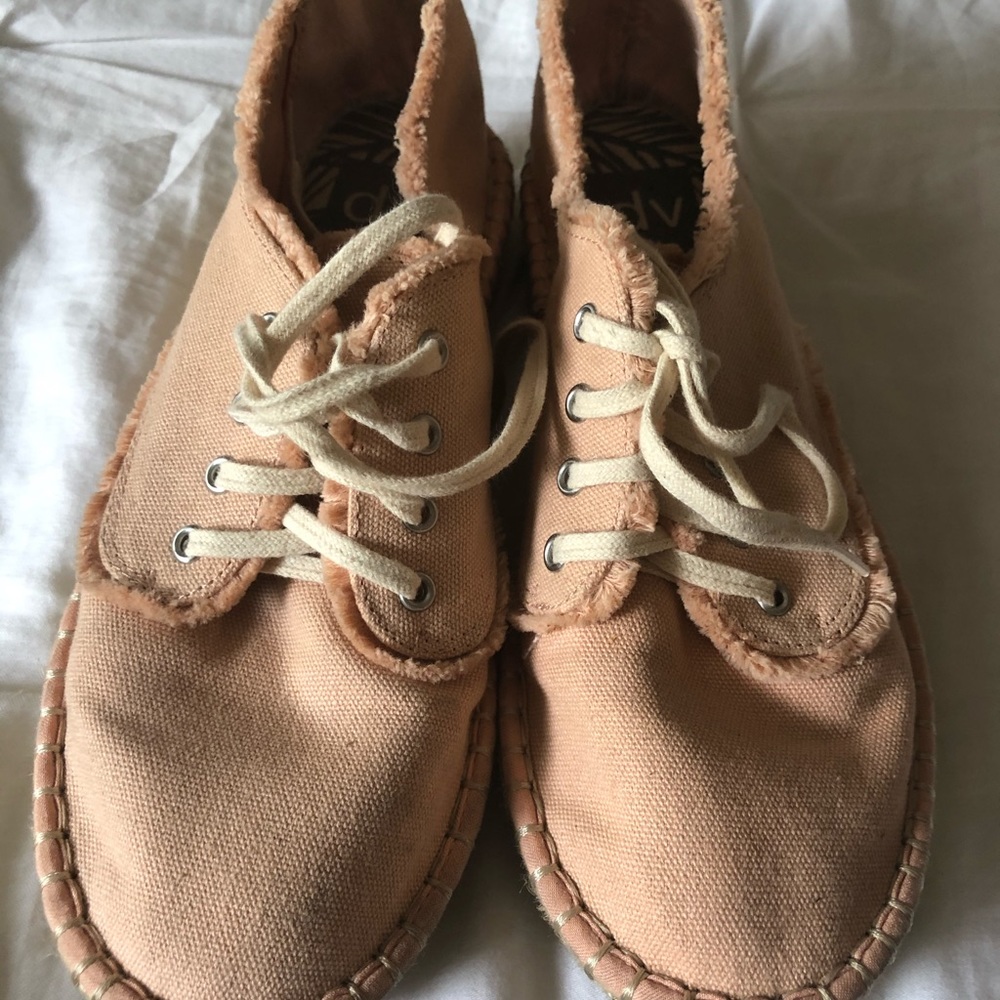 Dolce Vita espadrilles